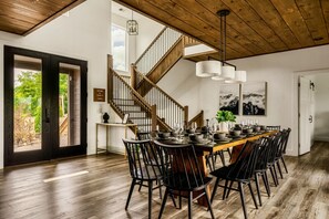 Dining - Swim Spa/Views/Gameroom/Theater/Luxe Design - Rabbit Run (Gatlinburg)