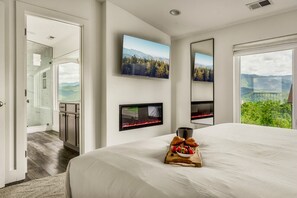 6 camere, una scrivania, ferro/asse da stiro, culla da viaggio