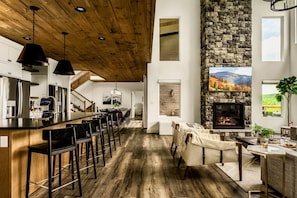 Interior - Swim Spa/Views/Gameroom/Theater/Luxe Design - Rabbit Run (Gatlinburg)