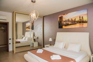 4 habitaciones, tabla de planchar con plancha, wifi y ropa de cama 