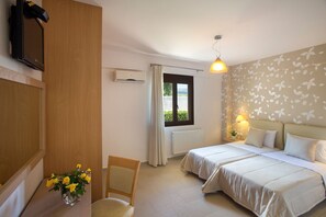 3 bedrooms, iron/ironing board, Internet, bed sheets