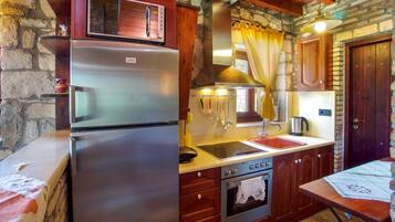 Refrigerador, microondas, horno y lavavajillas