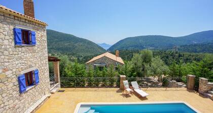 Peacock Villa - Two Bedroom Villa, Sleeps 4