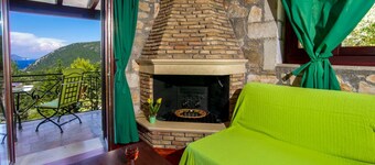 Mint Villa - Two Bedroom Villa, Sleeps 4