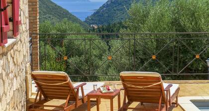 Crimson Villa - Two Bedroom Villa, Sleeps 4