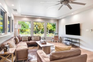 Smart TV, fireplace, offices