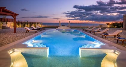 Villa Livadi - Huit Chambres Villa, Couchages 18