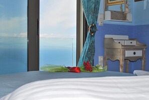 3 chambres, fer et planche à repasser, Wi-Fi, draps fournis