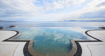 Villa Bouratika - Siete Habitaciones Villa, Capacidad 14