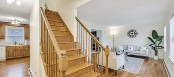 Comfortable and bright home - near downtown Mystic. 