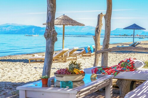 Villa Zo - Four Bedroom Villa, Sleeps 8
