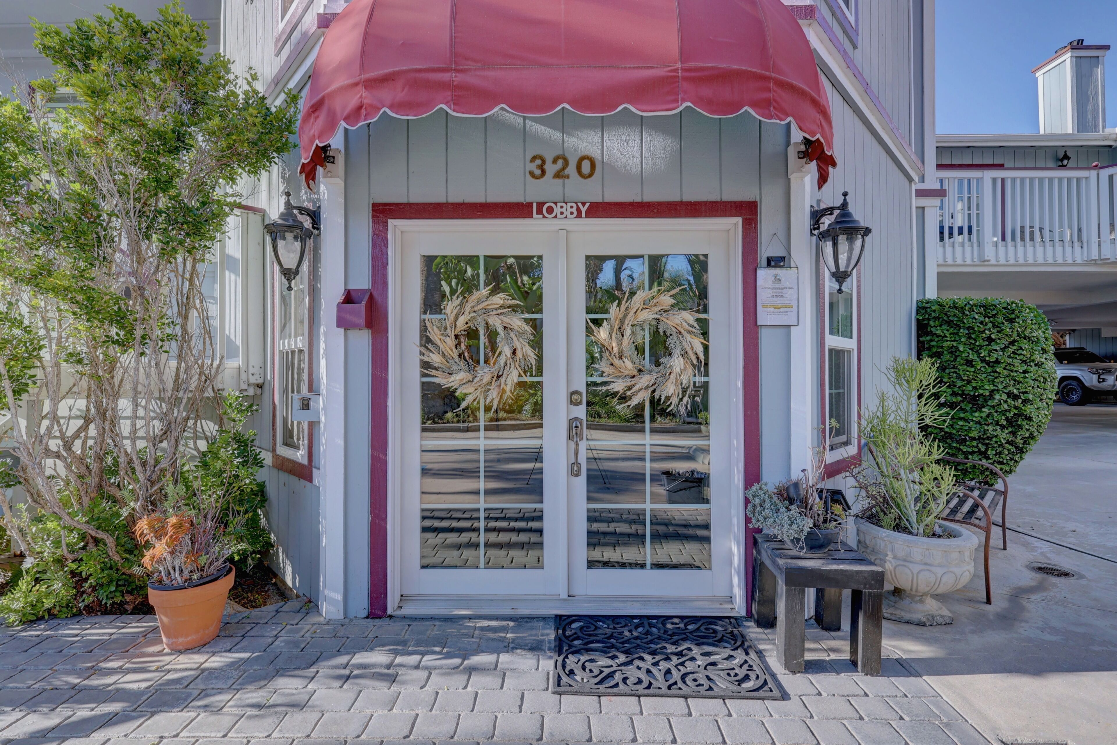 ด้านหน้าที่พัก