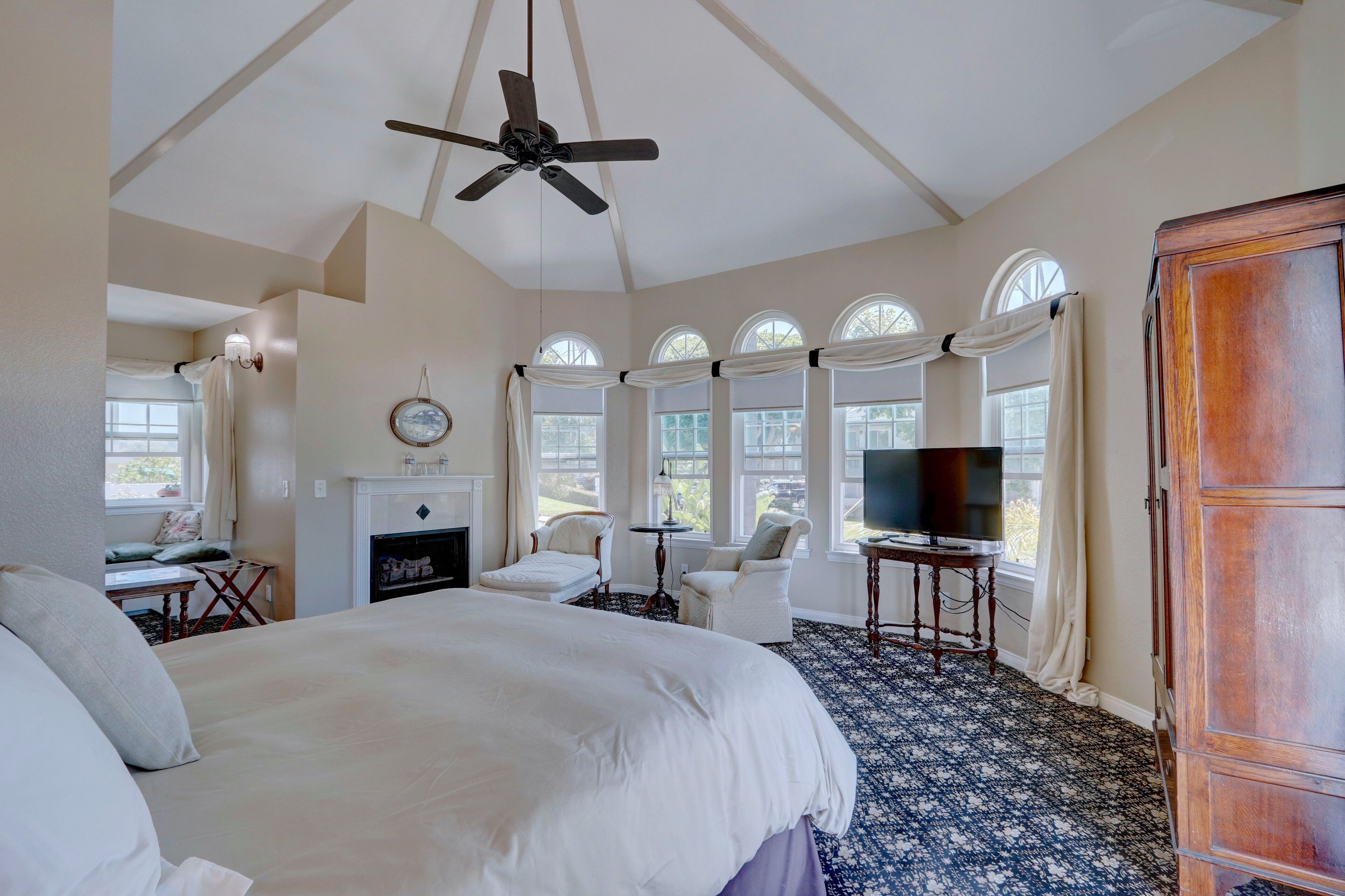 Enkeltrom – standard | Sengetøy av topp kvalitet, dundyner og individuelt dekorert