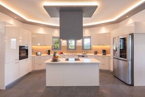 Geschirrspüler, Hochstuhl