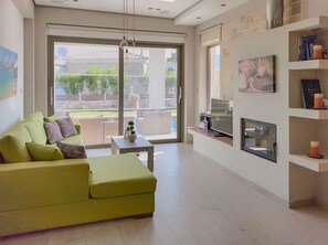 TV, fireplace, DVD player