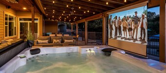 Mountain Elegance w/ pool, spa, projector