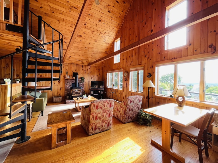 Adirondack Cabin W/ Large Deck & Outdoor Grill - Hague, NY