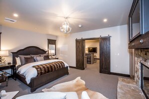 1 habitación, escritorio, tabla de planchar con plancha y wifi gratis