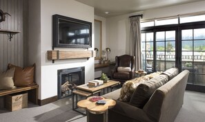 Télévision, cheminée