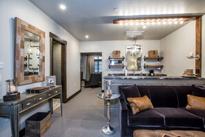 Télévision, cheminée