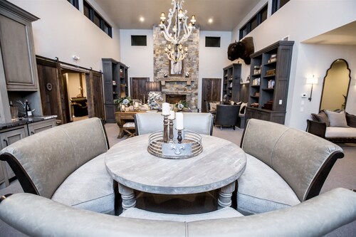 The Galleries Lodging Downtown Whitefish Suite 206 | 2 Bed, 2 Bath