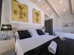 2 slaapkamers, een strijkplank/strijkijzer, gratis wifi, beddengoed