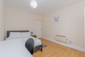3 chambres, bureau, Wi-Fi, draps fournis