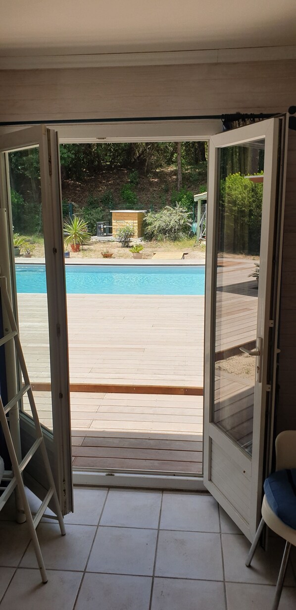 Ulkouima-allas, lämmitetty uima-allas