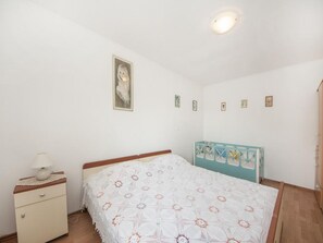 1 camera, ferro/asse da stiro, Wi-Fi, lenzuola