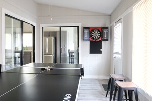 3 chambres, bureau, Wi-Fi gratuit, draps fournis