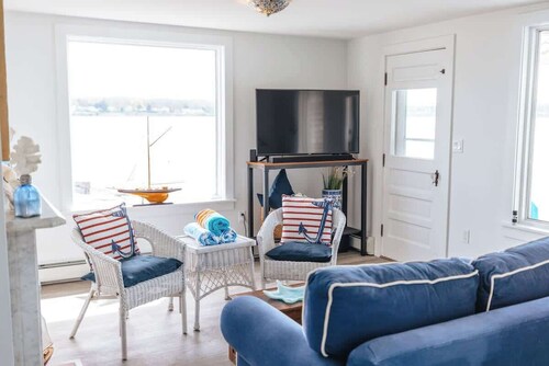 STAY on the Water at Sails Up Sea Cottage