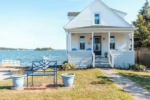 Exterior - Sails Up Sea Cottage by STAY (Portsmouth)