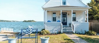 Sails Up Sea Cottage by STAY