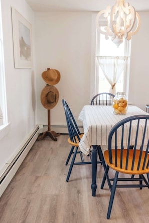 Dining - Sails Up Sea Cottage by STAY (Portsmouth)