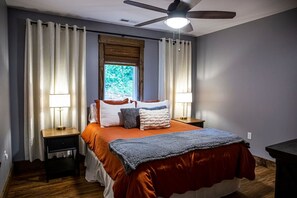 3 Schlafzimmer, Schreibtisch, Bügeleisen/Bügelbrett, kostenloses WLAN