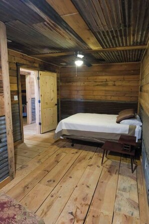 3 bedrooms, bed sheets