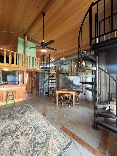 Center Stage @ Yellow Rose Canyon