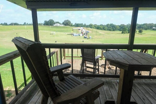 تناول الطعام بالخارج