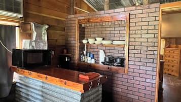 KylskÄp, mikrovÄgsugn och kaffe- och tebryggare
