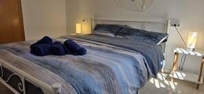 4 soverom, wi-fi (inkludert) og sengetøy