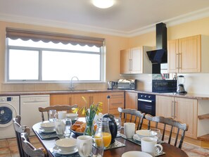 Dining - 3 bedroom accommodation in Stranraer (Stranraer)