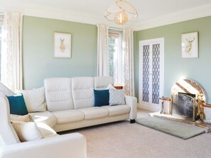 Fireplace - 3 bedroom accommodation in Stranraer (Stranraer)