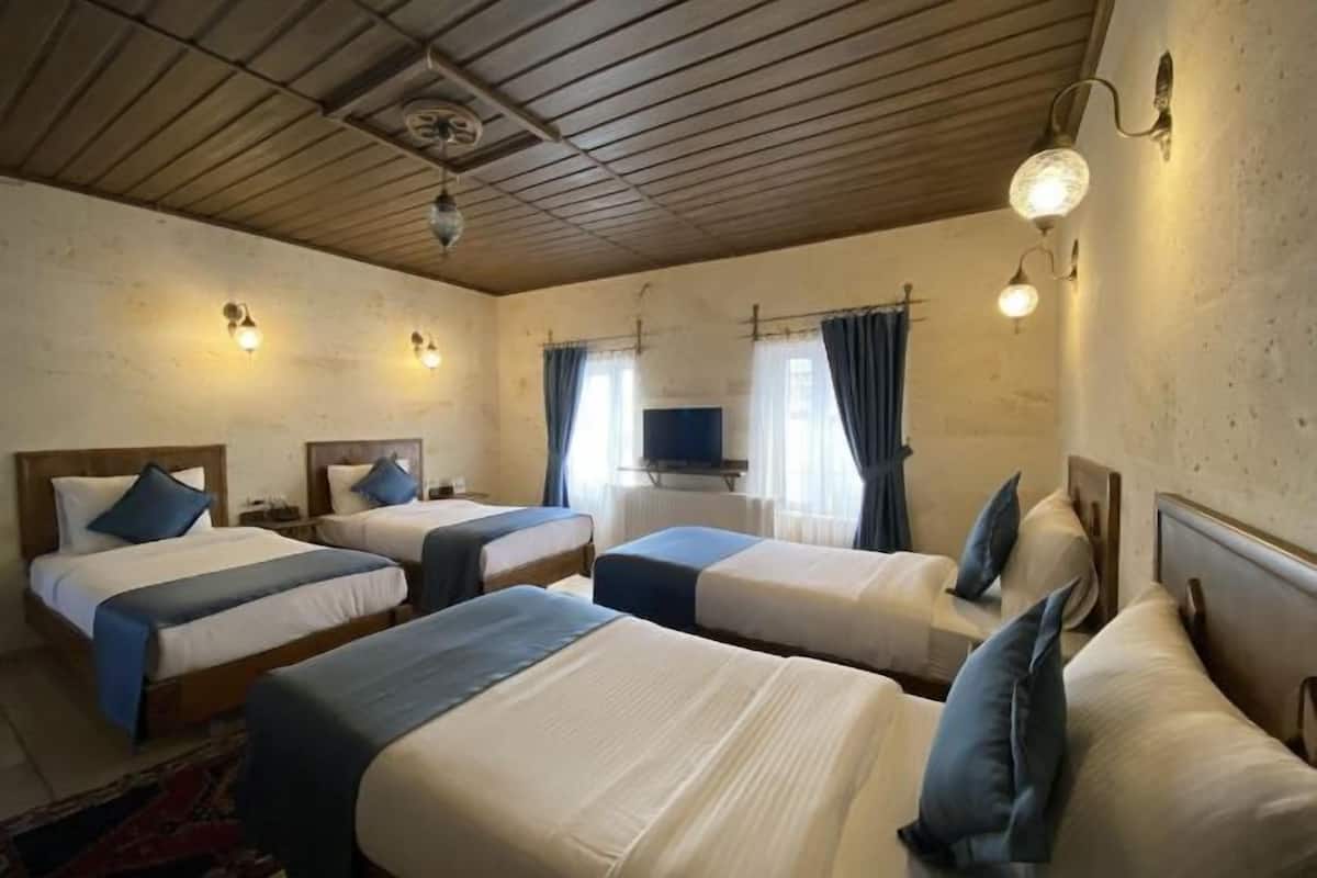 Individually decorated, iron/ironing board, free WiFi, bed sheets