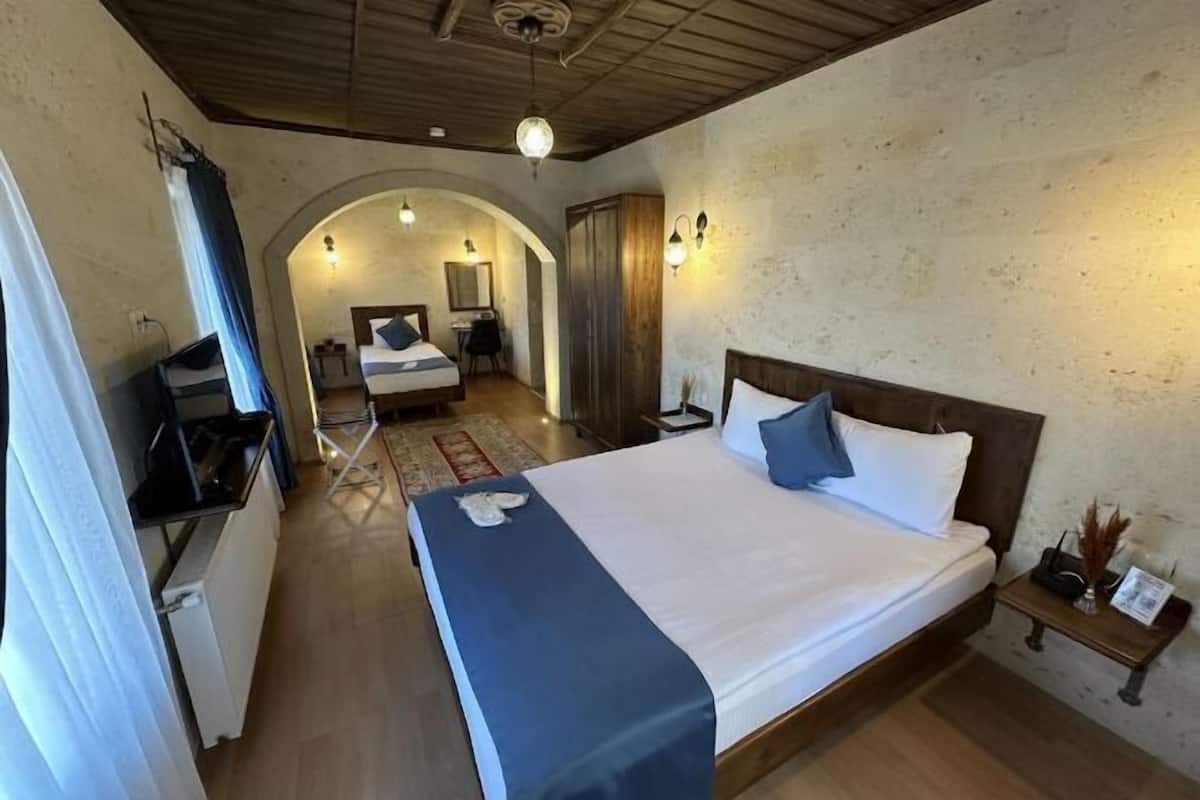 Individually decorated, iron/ironing board, free WiFi, bed sheets