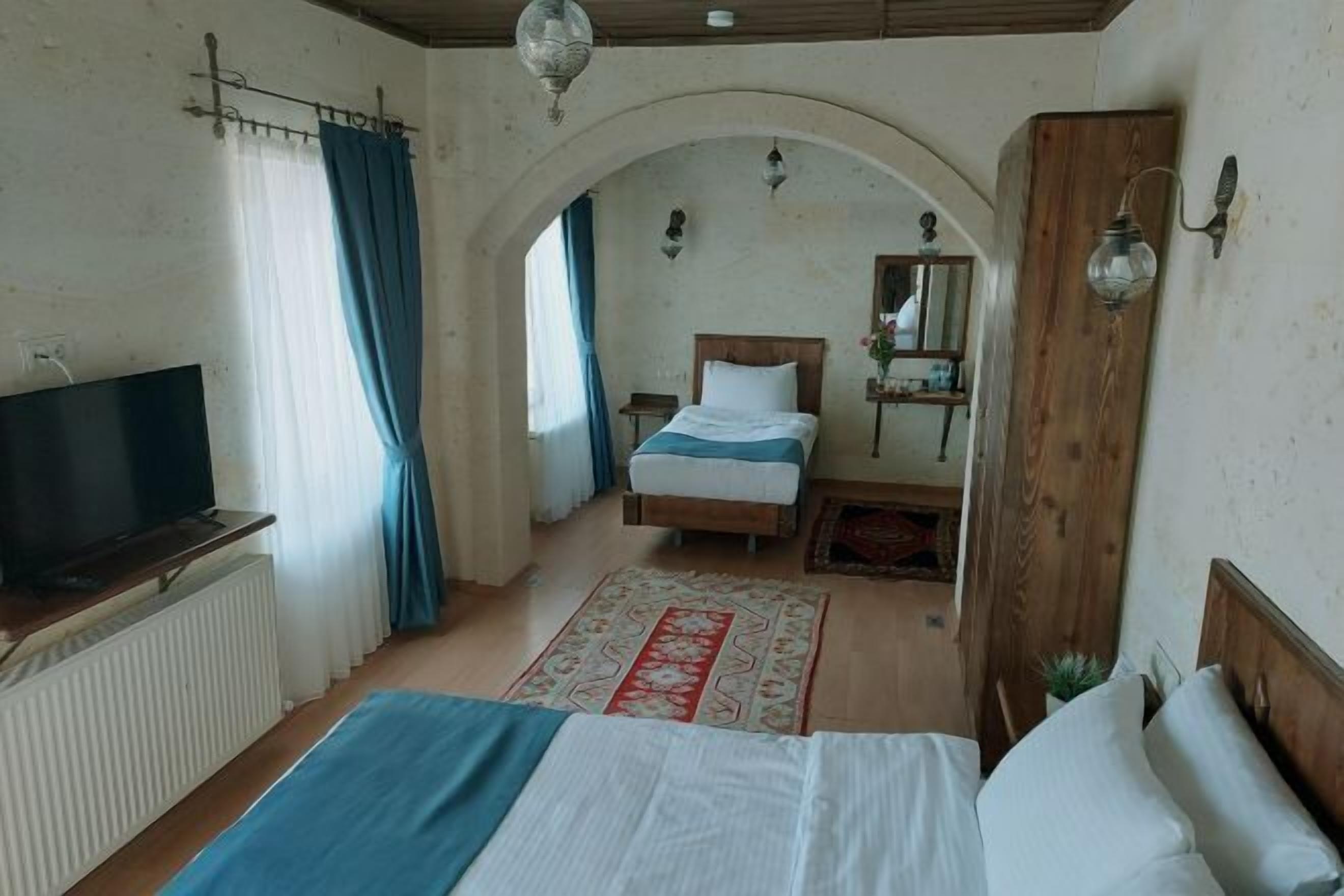 Individually decorated, iron/ironing board, free WiFi, bed sheets