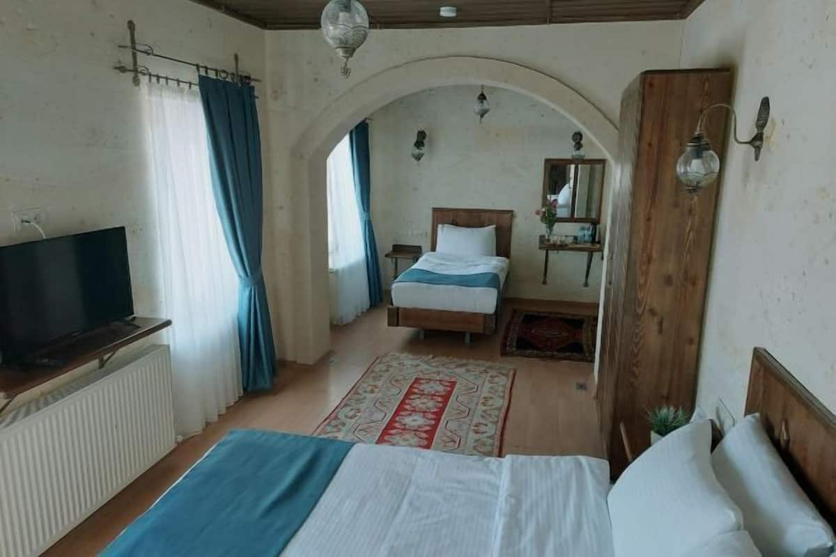 Decoración personalizada, tabla de planchar con plancha y wifi gratis