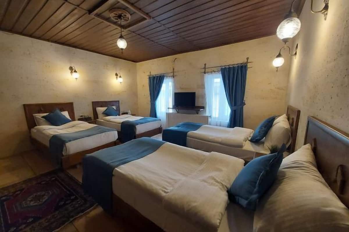 Individually decorated, iron/ironing board, free WiFi, bed sheets