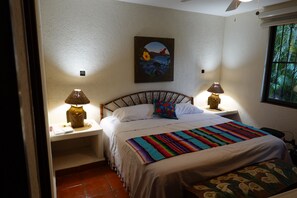 3 habitaciones, tabla de planchar con plancha, wifi y ropa de cama