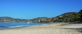 Beautiful Condo With Gorgeous Ocean View 5 Min Walk from the best beach in Zihua