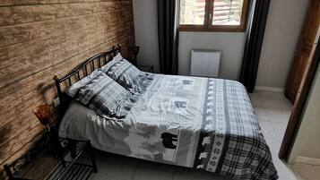 7 Schlafzimmer, Bügeleisen/Bügelbrett, Reisekinderbett, kostenloses WLAN